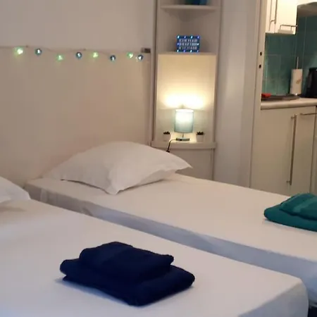 At -la Croisette- - Garden -